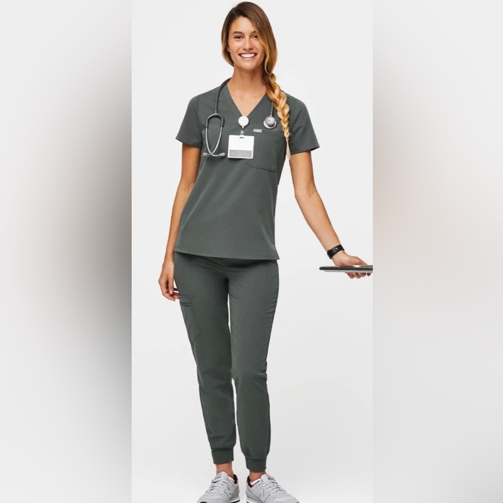 New Figs Bonsai Green/Grey Medium Catrina Medium Petite Zamora Joggers Scrub Set